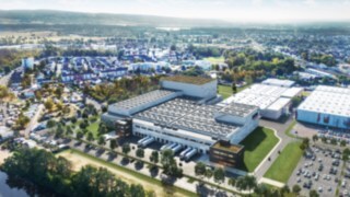 KION Regional Distribution Center Central Europe v Kahlu na Majni s fotovoltaično napravo na strehi